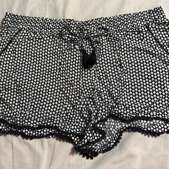 a.n.a Pants - a.n.a Monochrome Houndstooth Shorts